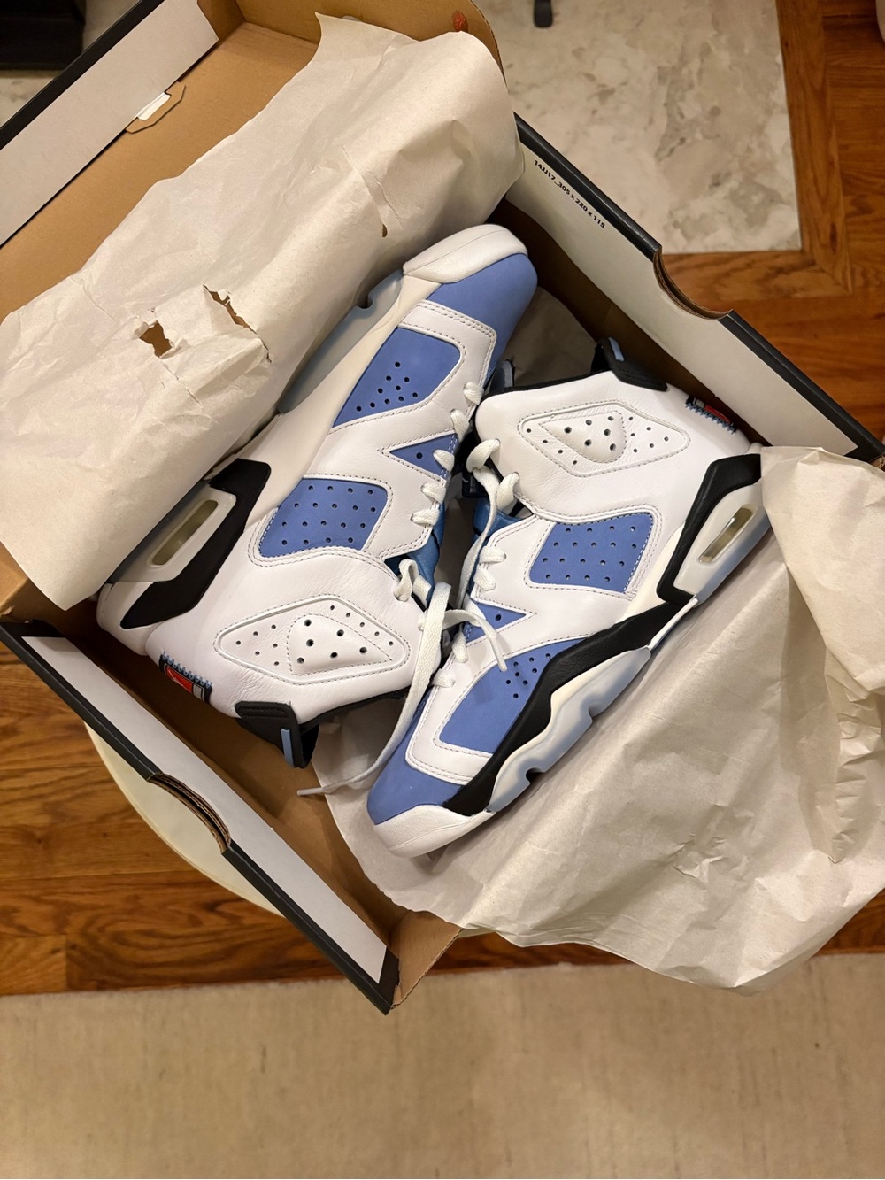 Nike Air Jordan 6 Retro UNC University Blue  NWT and Box Size 7 men/youth